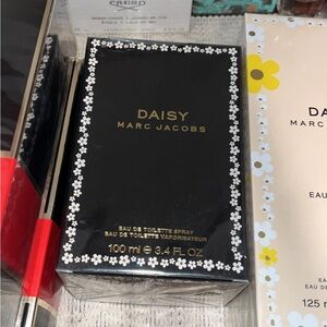 Daisy Marc Jacobs Black & Gold Fragrance Box